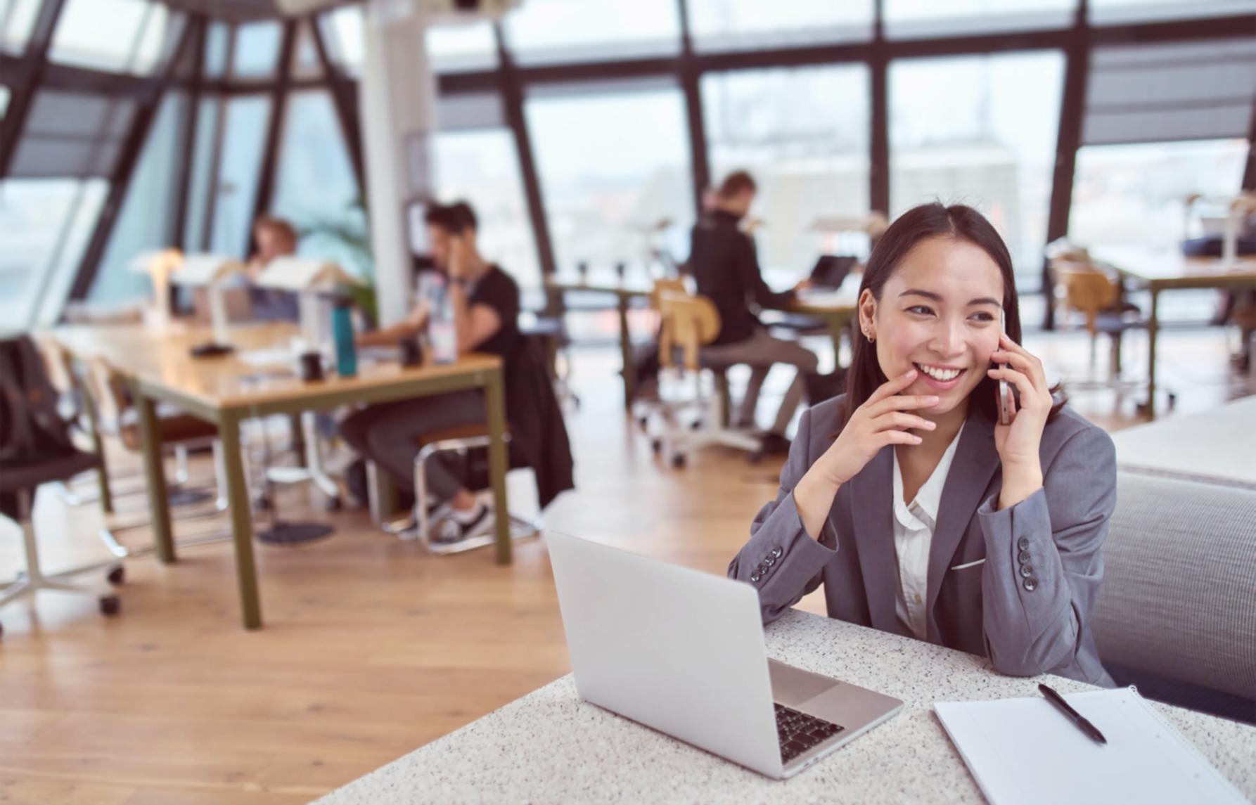 Συμμετέχοντες σε διαδραστικό webinar οικονομικής εκπαίδευσης